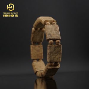 Lắc Tay Trầm Hương Banh Đỏ Cao Cấp